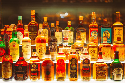 酒柜里的酒圖片素材_免費下載_jpg圖片格式_VRF高清圖片500900663_攝圖網(wǎng)